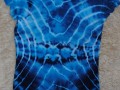 Batikované tričko - Květ ve vlnách