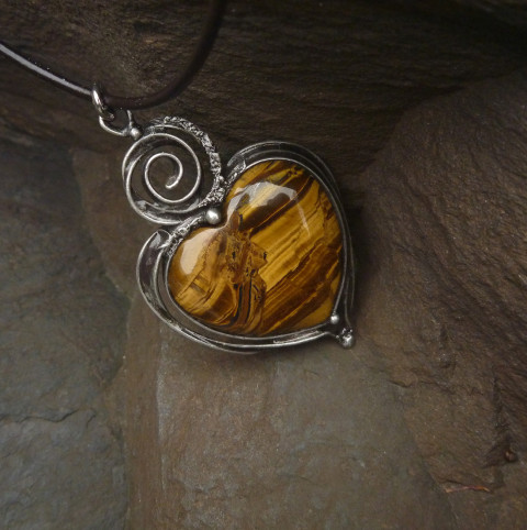 Srdce tygří oko přívěsek SÍLA LÁSKY srdce stříbrný srdíčko láska extravagantní minerál starostříbro amulet cínovaný handmade love tygří oko drahý kámen náhrdelník se srdcem s minerálem šperk z cínu zlatý minerál náhrdelník s tygřím okem přívěsek tygří oko přívěsek s tygřím okem zlatohnědý kámen  Srdce tygří oko přívěsek SÍLA LÁSKY srdce stříbrný srdíčko láska extravagantní minerál starostříbro amulet cínovaný handmade love tygří oko drahý kámen náhrdelník se srdcem s minerálem šperk z cínu zlatý minerál náhrdelník s tygřím okem přívěsek tygří oko přívěsek s tygřím okem zlatohnědý kámen