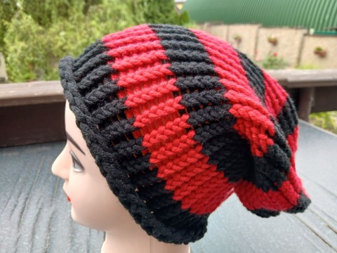 Pletená spadlá čepice -červenočerná dárek zima žena zimní teplá muž 