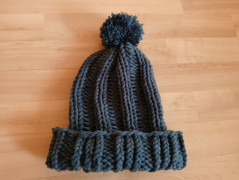 Pletená spadlá čepice (jeansová)