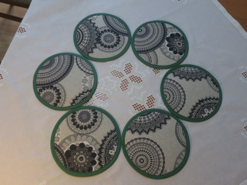 Podkafíčka - mandely 1 prostírání podkafíčka podtácky p  Podkafíčka - mandely 1 prostírání podkafíčka podtácky p