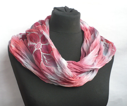 Hedvábná šála Crincle. šála hedvábí hedvábná šála dárek pro ženu pestrobarevná šála 