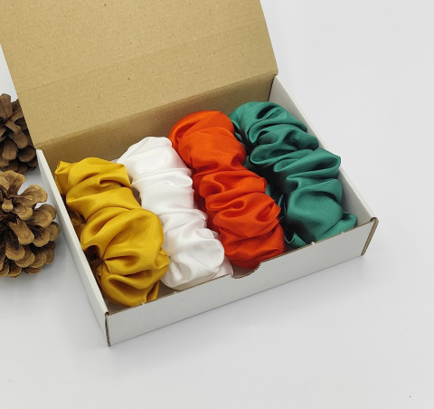 Vánoční sada - 4 scrunchies L spona sponka sponky do vlasů spony scrunchies scrunchie  Vánoční sada - 4 scrunchies L spona sponka sponky do vlasů spony scrunchies scrunchie