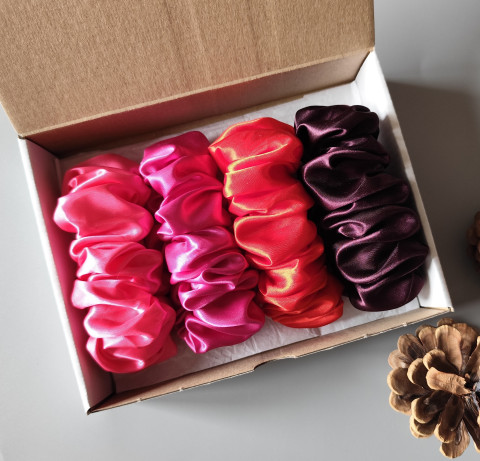 Dárková sada - 4 scrunchies L červe spona sponka sponky do vlasů spony scrunchies scrunchie 