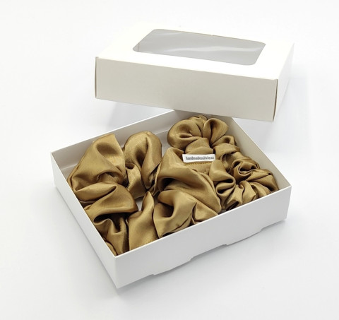 Sada dvou camel gumiček gumička gumičky do vlasů spony scrunchies scrunchie 