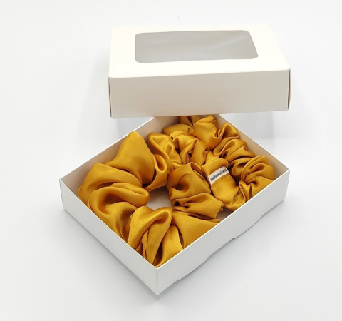 Sada dvou zlatých gumiček gumička gumičky do vlasů spony scrunchies scrunchie 