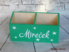 Dřevěná pokladnička se jménem