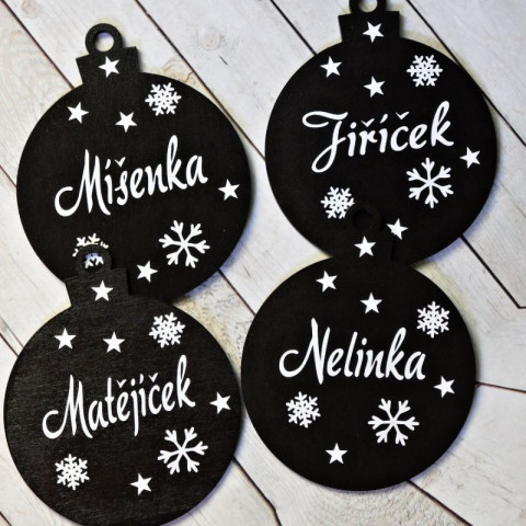 Dřevěná vánoční ozdoba černá dřevo dřevěná dekorace dárek koule vánoce vánoční ozdoba baňka se jménem 