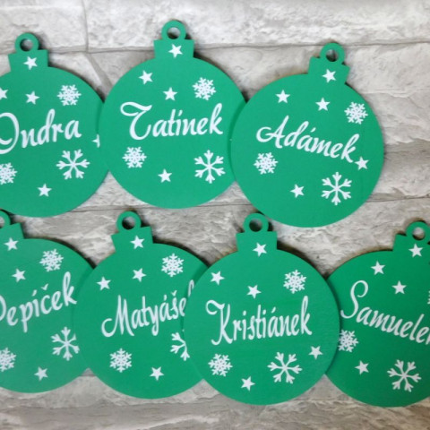 Vánoční ozdoba zelená smrčková dřevo dřevěná dekorace dárek koule vánoce vánoční ozdoba baňka se jménem 