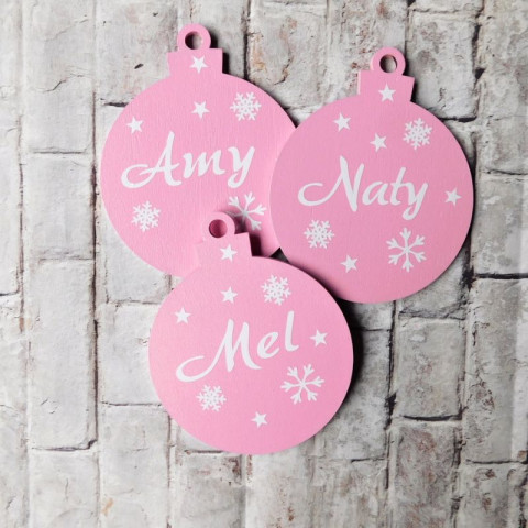 Dřevěná vánoční ozdoba růžová dřevo dřevěná dekorace dárek koule vánoce vánoční ozdoba baňka se jménem 