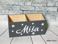 Dřevěná pokladnička se jménem