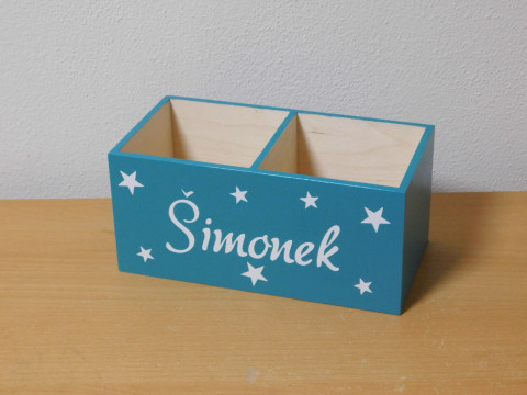 Pastelkovník na tužky dřevo dřevěný dárek dětský dětské stojánek tužkovník stojan hvězdičky pro děti na pastelky na tužky na psací stůl pastelkovník se jménem 