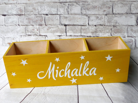 Velký pastelkovník personalizovaný dřevo dřevěný dárek dětský hvězda dětské stojánek tužkovník stojan hvězdičky pro děti na pastelky na tužky na psací stůl pastelkovník se jménem 