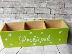 Dřevěná pokladnička se jménem