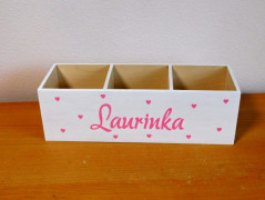 Dřevěná pokladnička se jménem