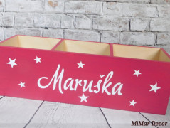 Dřevěná pokladnička se jménem