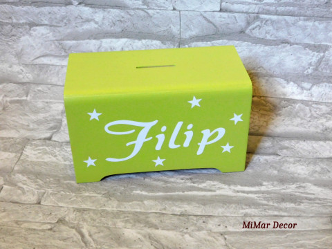 Kasička se jménem dřevěná dřevo dřevěná dárek dětský hvězda dětské pokladnička kasička hvězdičky pro děti na psací stůl se jménem na penízky na korunky šetříme 