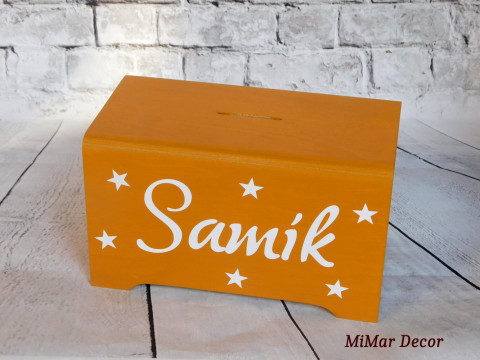 Pokladnička se jménem ze dřeva dřevo dřevěná dárek dětský hvězda dětské pokladnička kasička hvězdičky pro děti na psací stůl se jménem na penízky na korunky šetříme 