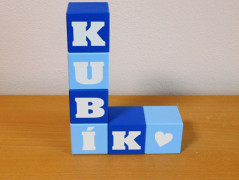 Dřevěná pokladnička se jménem