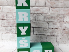 Dřevěná pokladnička se jménem