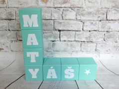 Dřevěná pokladnička se jménem