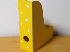 Dřevěná pokladnička se jménem