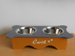 Dřevěná pokladnička se jménem