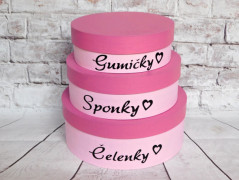 Dřevěná pokladnička se jménem