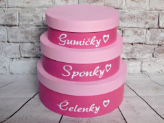 Dřevěná pokladnička se jménem