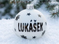 Zdobená vánoční koule se jménem