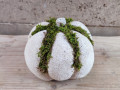 Betonová dýně se sušeným mechem