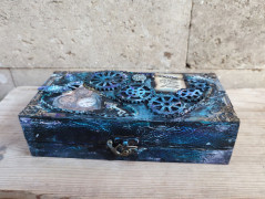 Mixed media krabička