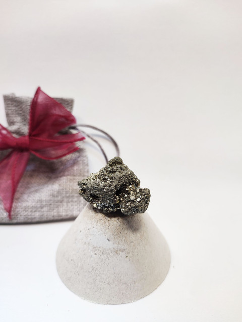 Kámen štěstí a síly, pyrit dárek esoterika minerál pyrit ochrana víra síla kámen štěstí 