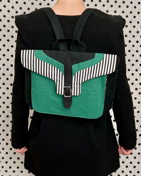 Zádovka - No.20 batůžek proužky pruhy pruhovaný proužkovaný parádnice nepřehlédnutelná na záda retrostyl spontánní reakce 