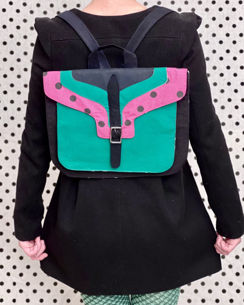 Zádovka - No.21 puntík retro puntíky parádnice puntíčky puntíček puntíková nepřehlédnutelná růžovka na záda retrostyl spontánní reakce 