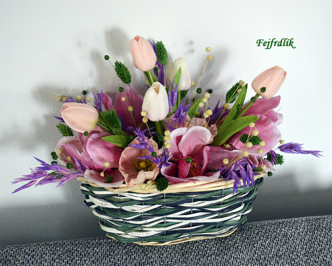 košík s magnoliemi.. dekorace zelený košík jaro růžové tulipány magnolie do bytu 