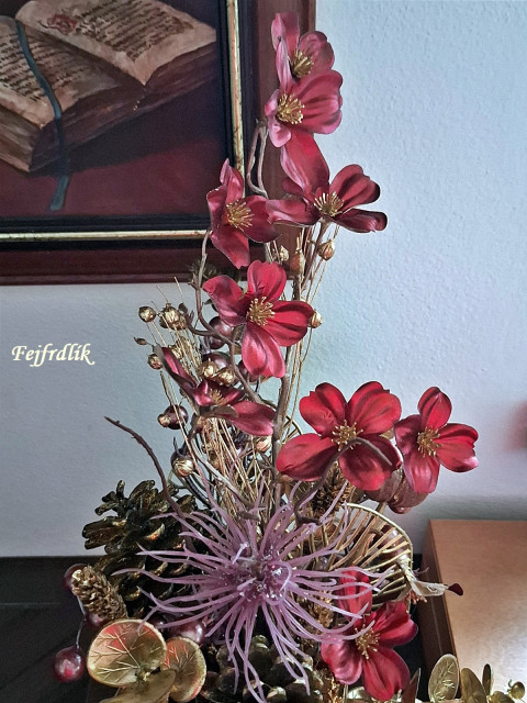 Vánoční kytice extravagantní velice dekorace originální zima vánoce zlatá do bytu vánoční dárek do vázy zlatočervená vánoční kytice extravagantní kytice cihlověčervená 