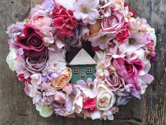 sušinové aranžmá v keramické loďce