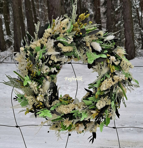 věnec sušinový ,, kapradinový,,.. dekorace originální zelený věnec jaro zelenkavý sušené zelenobílý stabilizovaný vázaný věnecbílozelený 