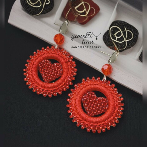 Červené srdce srdce náušnice 