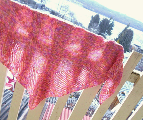 Ručně pletený šátek přehoz pletený barevný šátek pestrobarevný pléd jemný melírovaný teploučký na záda 