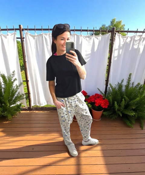 Dámské viskozové kalhoty kytičky  Dámské viskozové kalhoty kytičky