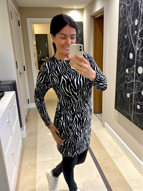 Dámské svetrové šaty zebra  Dámské svetrové šaty zebra