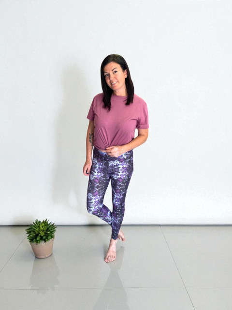 Dámské legíny fialové M/L kalhoty legíny pružné  Dámské legíny fialové M/L kalhoty legíny pružné