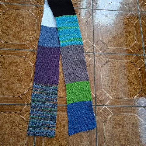 Šála s merinem zelená bílá černá šála akryl vlna merino 