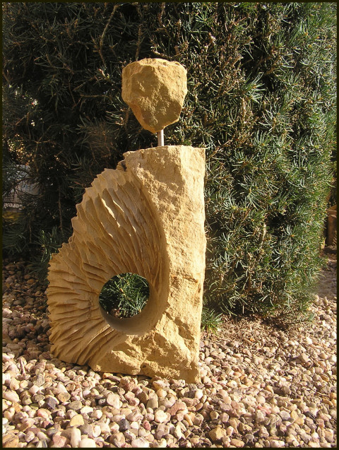 SOCHA Z PÍSKOVCE  - *MINULOST* plastika socha skulptura zahradní socha socha z pískovce exteriérová socha socha do zahrady. sochy z pískovce 
