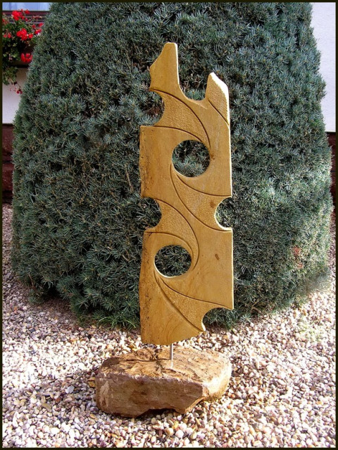 SOCHA Z PÍSKOVCE  - *VZPOMÍNKY* plastika socha skulptura zahradní socha socha z pískovce exteriérová socha socha do zahrady. sochy z pískovce 