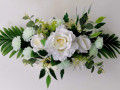 Květinová dekorace- bílé růže
