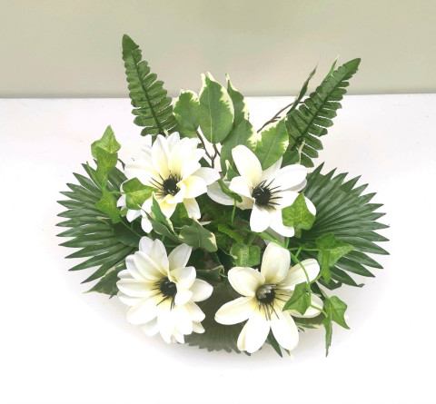 Dekorace na hrob růže dušičky aranžmá na stůl květinová dekorace květiny na terasu květiny na hrob 