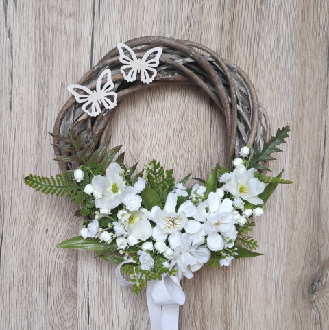 Romantický v. s motýlky dekorace dárek květina motýl zelený letní věnec romantika květ věneček léto šedý bílý romantický proutěný květinový patinovaný flower wreath 